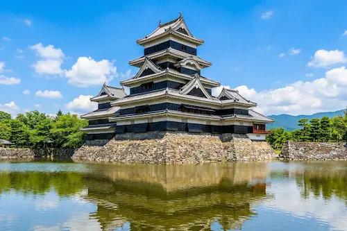 国宝松本城 — 松本レンタカーから車で10分